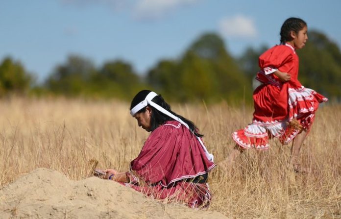 Presidenta de México anuncia entrega de tierras a indígenas de la sierra de Chihuahua