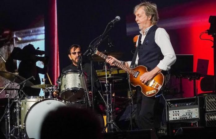Paul McCartney y Ringo Starr emocionan al público en un reencuentro histórico en Londres