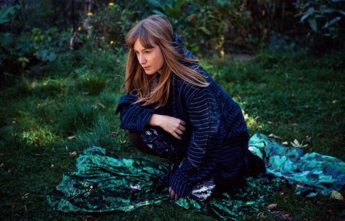 The Weather Station comparte “Body Moves”, tercer sencillo de su nuevo álbum Humanhood