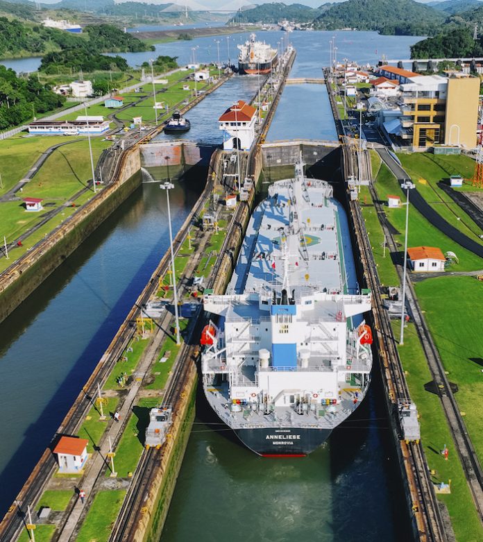 Centrales sindicales se manifiestan en Panamá en defensa de soberanía