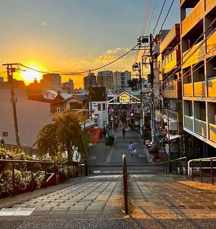 Alertan de un alza de suicidios en Japón por estar atrapados “en una espiral de pagar deudas”