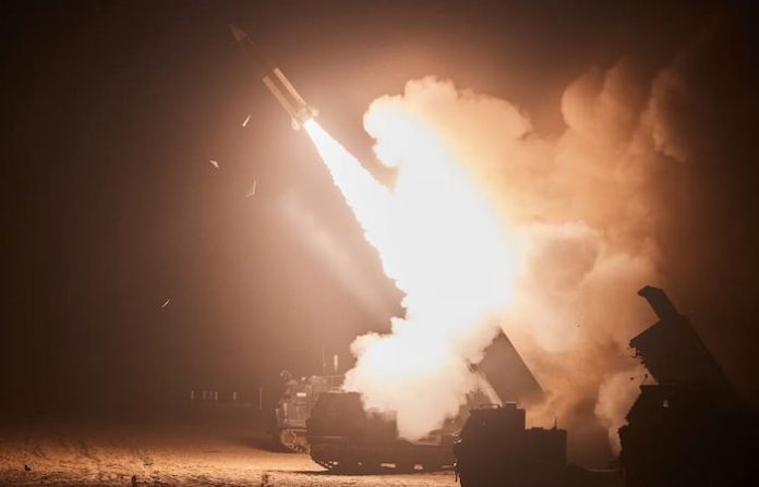 Biden ordena al Pentágono que siga aumentando el suministro de armas a Ucrania