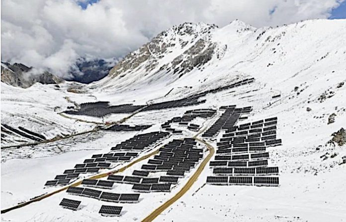 Inauguran en China planta solar ubicada entre 4.800 y 5.300 metros sobre el nivel del mar