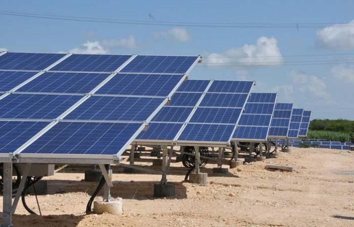 Más de 90 centrales solares construidas en Cuba para combatir la crisis energética