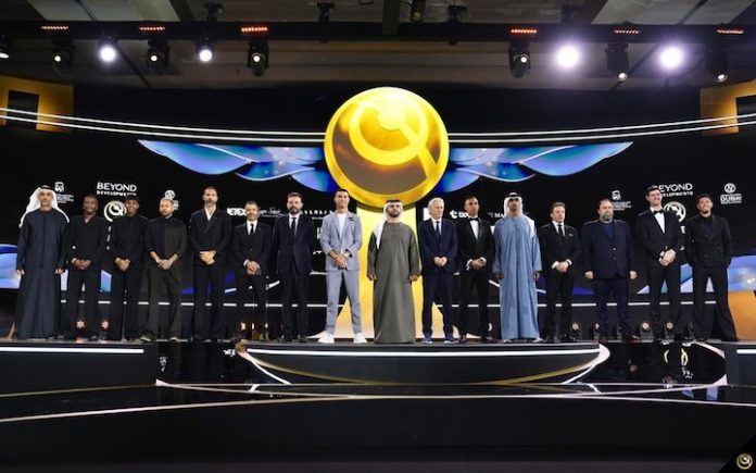 Cristiano Ronaldo es galardonado como el mejor jugador de Medio Oriente en los Globe Soccer Awards