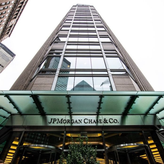 Banco estadounidense JP Morgan asegura que la recesión de Argentina ha terminado