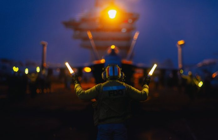 Al menos 3 personas mueren en la capital yemení por un ataque aéreo de EU