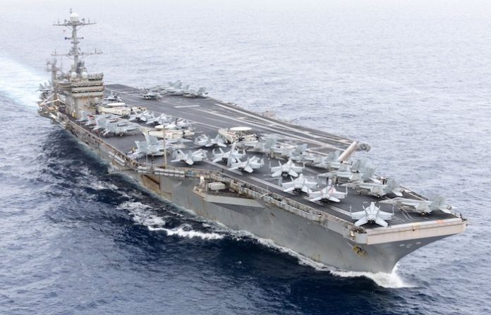 Los hutíes afirman haber atacado con misiles y drones el portaaviones Harry Truman de EU