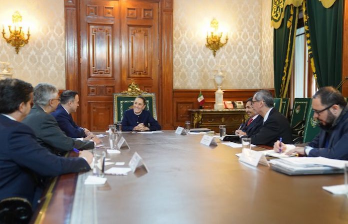Sheinbaum recibe a director general de S&P Global Ratings para analizar finanzas de México