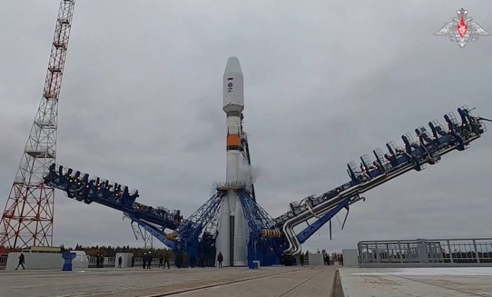 Cohete Soyuz-2.1b con un satélite militar despega desde el cosmódromo de Plesetsk