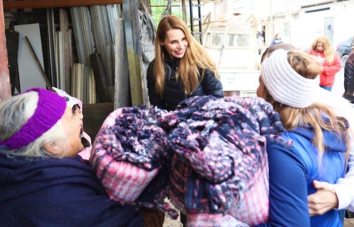 DIF Monterrey refuerza apoyo invernal para familias vulnerables en la colonia Alianza