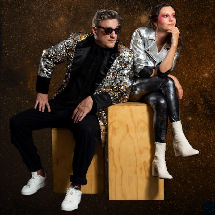 El dúo intergaláctico Sonido Desconocido 2 inaugura el 2025 con “Capricornio: Ven a mi amor”