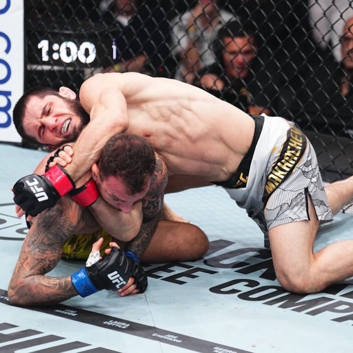 El ruso Makhachev se revalida como campeón mundial de peso ligero de UFC por cuarta vez