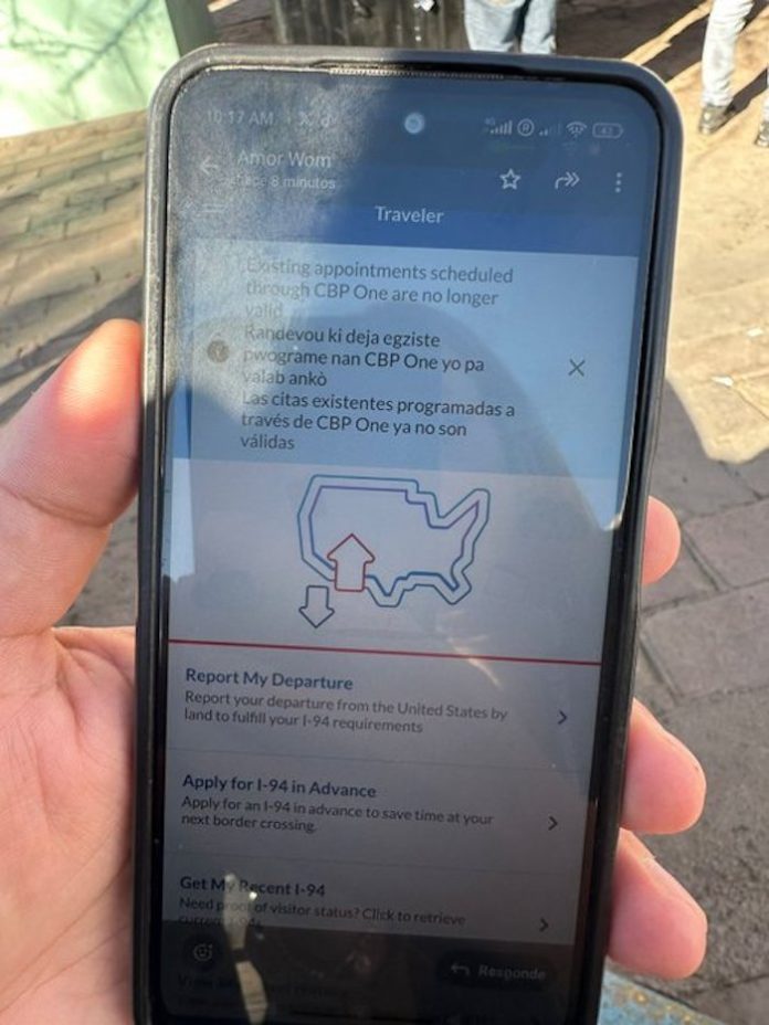 Oficina de Aduanas de EU cierra aplicación para solicitudes de asilo de migrantes