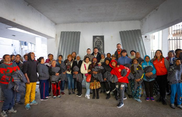 Samuel García lidera brigada de apoyo para personas vulnerables ante el frente frío