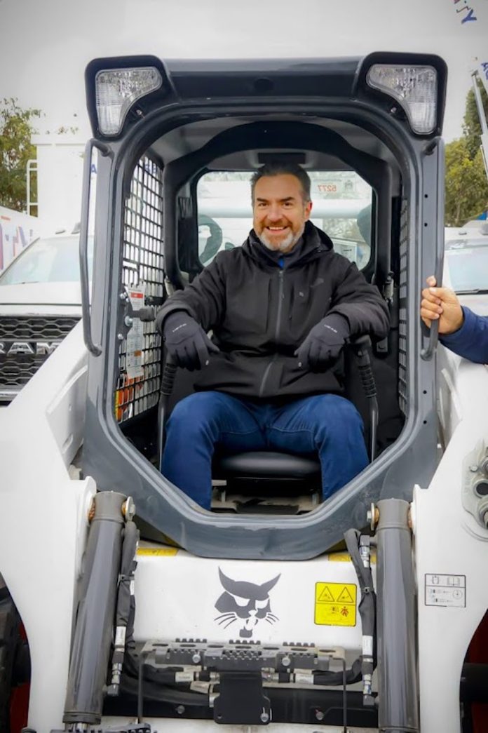 Refuerza Monterrey atención ciudadana con maquinaria, cuidado animal y alianzas juveniles