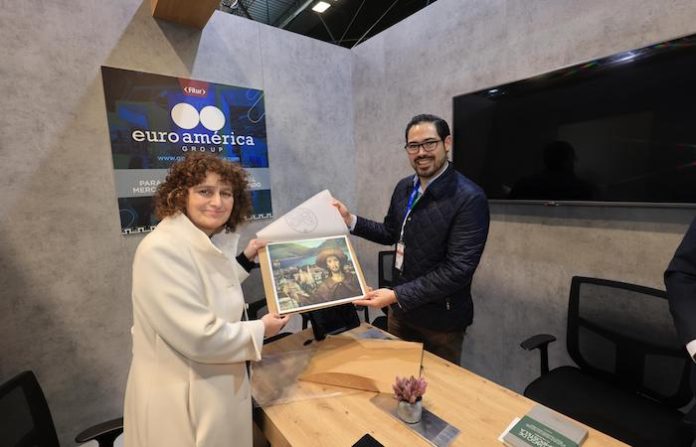 Santiago busca hermanarse con Santiago de Compostela para fortalecer lazos culturales y turísticos