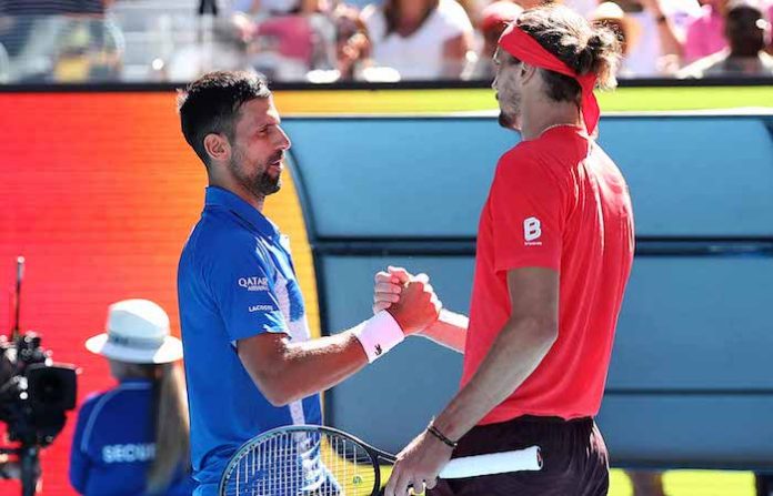 Zverev avanza a su primera final en Australia tras el retiro de Djokovic