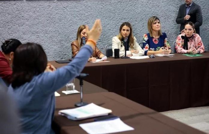 Congreso analiza nuevas demandas de juicio político contra el gobernador