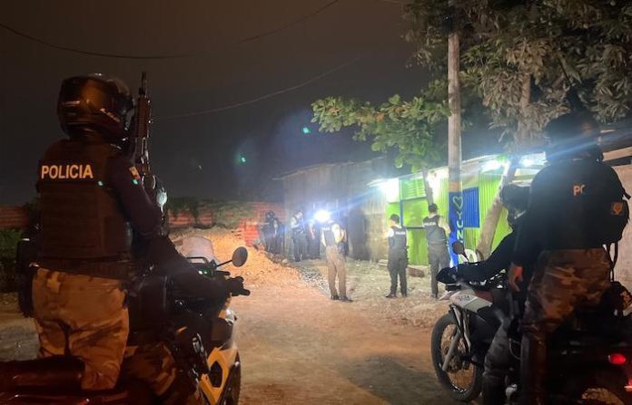 Presidente de Ecuador declara como grupo terrorista al Tren de Aragua