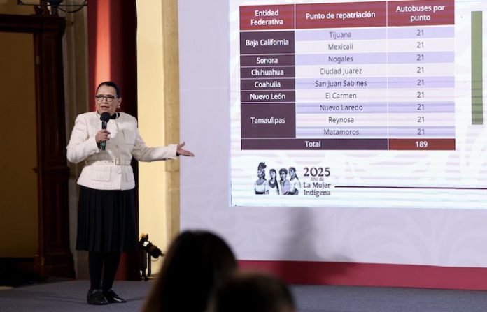 México inaugura 10 centros de atención para personas repatriadas desde EU