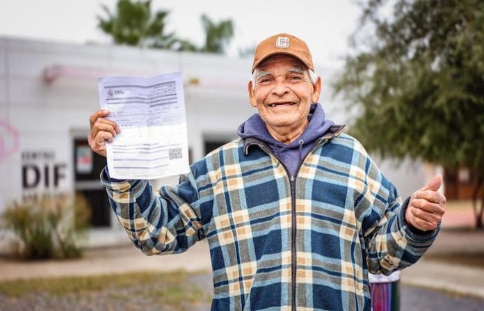 Contribuyentes de Santiago responden al llamado para pagar el Predial