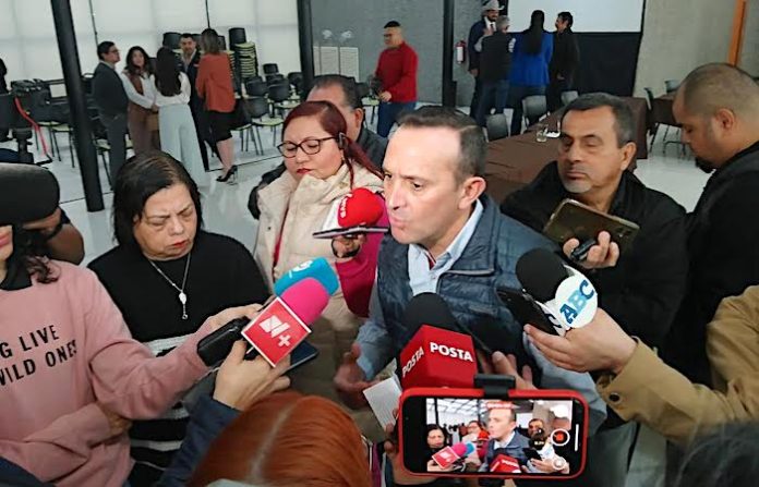 Carlos de la Fuente exige al gobierno estatal no abandonar obras y priorizar movilidad en NL