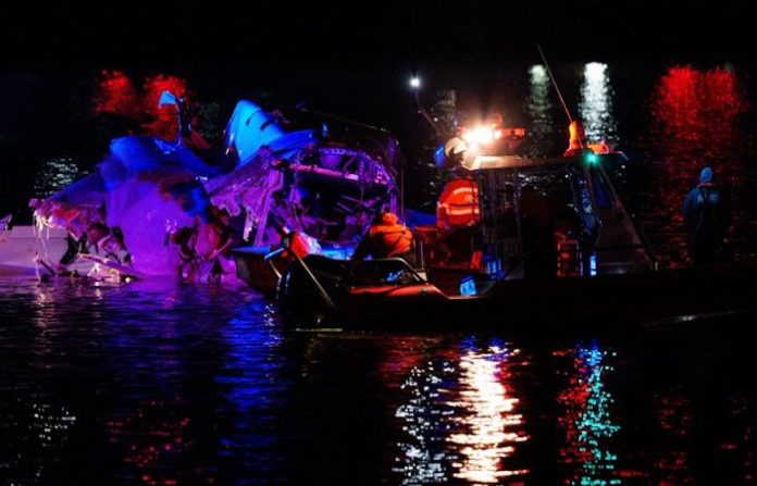 Dos cajas negras de aeronave colisionada en Washington D.C. ya habrían sido recuperadas