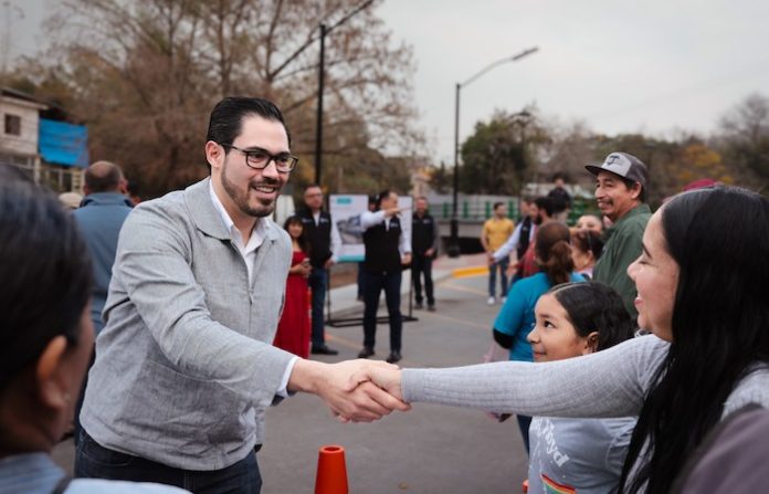 David de la Peña impulsa obras de infraestructura y educación en Santiago