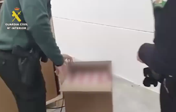 Video: Incautan en España unas 890.000 cajetillas de tabaco ilegal por valor de casi €5 millones