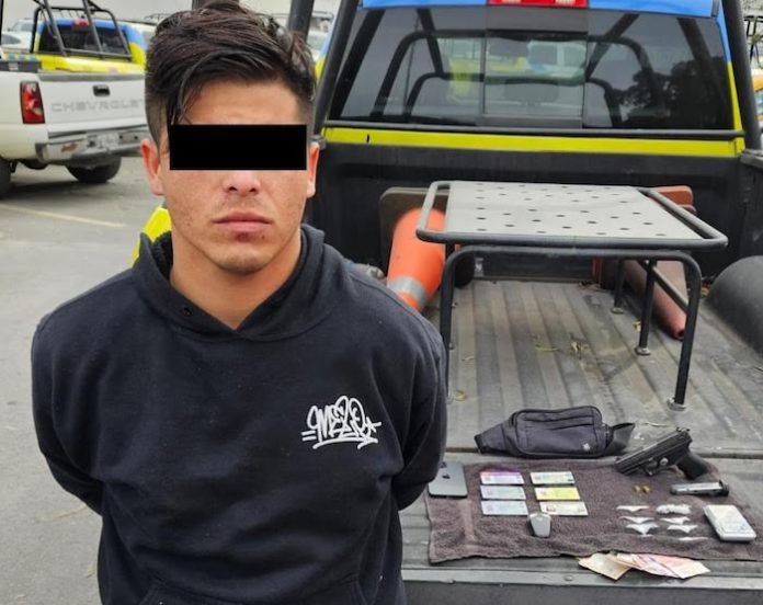 Cae con arma de fuego y droga, se investiga si pertenece a una banda de asaltantes