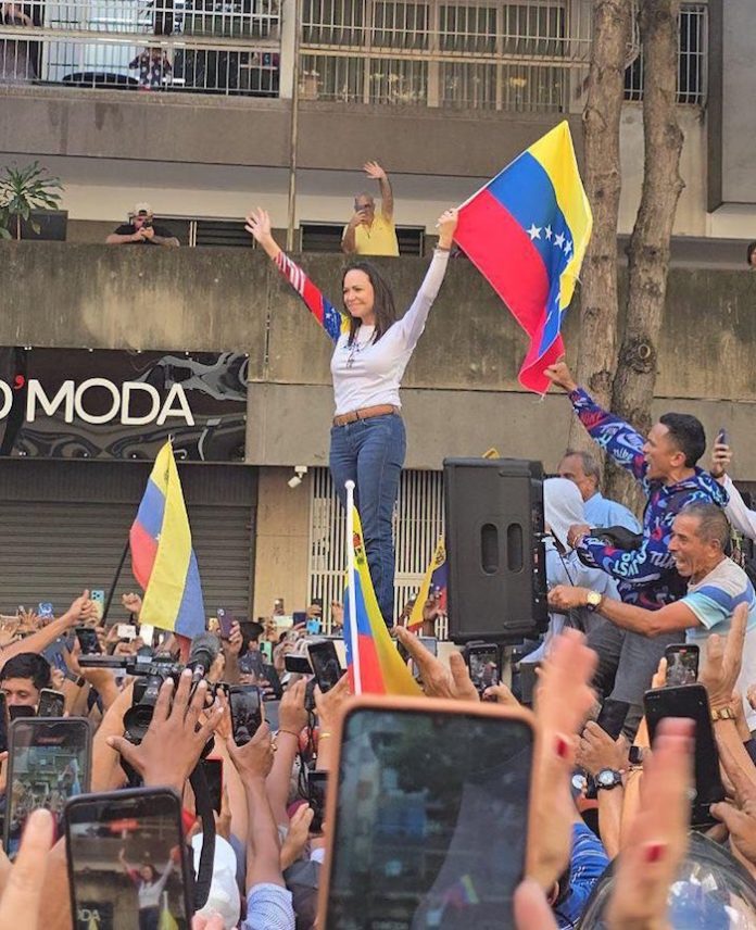 Opositora venezolana María Corina Machado confirma que está “en un lugar seguro”