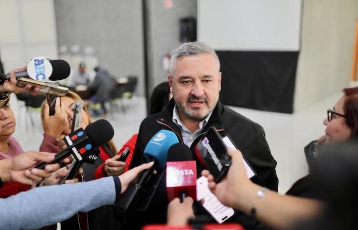 Consejo de Agua y Drenaje de Monterrey elimina el polémico “cobro expediente”