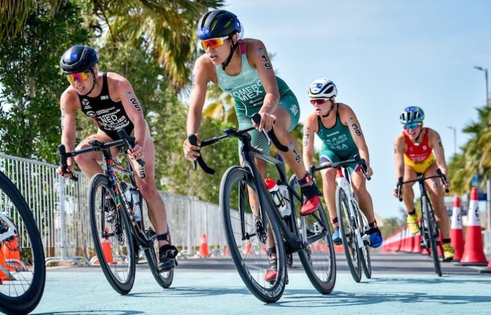 Rosa Tapia cierra en el Top 5 del Campeonato Mundial de Triatlón Abu Dabi 2025
