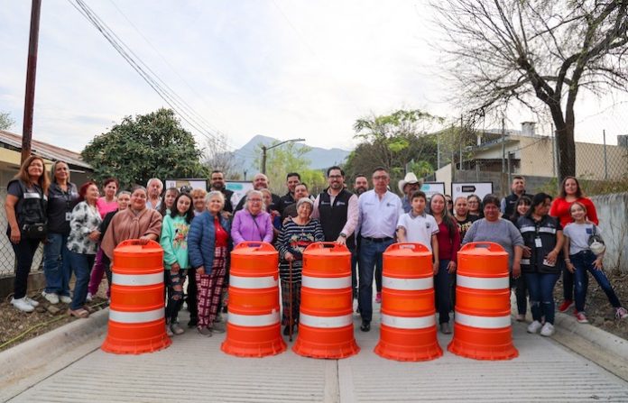 Mejoran infraestructura en Los Fierros con nuevas vialidades y servicios