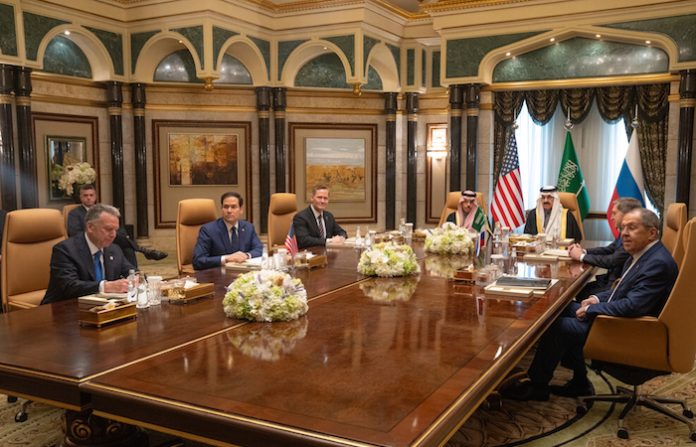 Los Emiratos Árabes Unidos aplauden las negociaciones de Rusia y EU en Riad