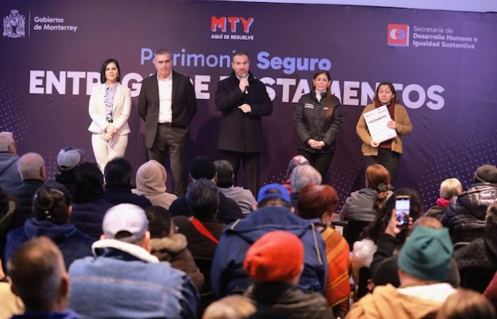 Monterrey fortalece la seguridad patrimonial con entrega de 300 testamentos