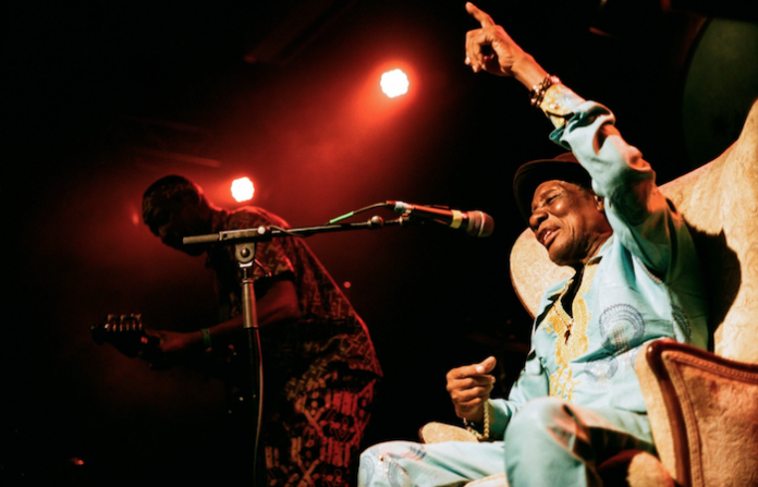 Ebo Taylor la leyenda del afrobeat, estrena álbum colaborativo “Ebo Taylor JID022”