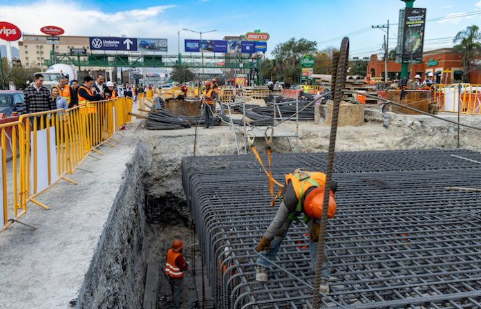 Samuel García celebra Día de la Candelaria con trabajadores del Metro y supervisa avances de las Líneas 4 y 6