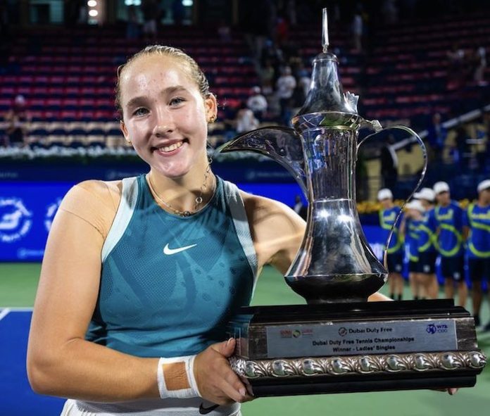 La rusa Mirra Andreeva, la campeona más joven de un WTA 1000