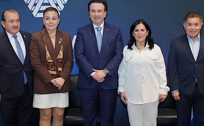 Empresarios y sindicatos unen fuerzas para proteger el INFONAVIT y su modelo tripartita
