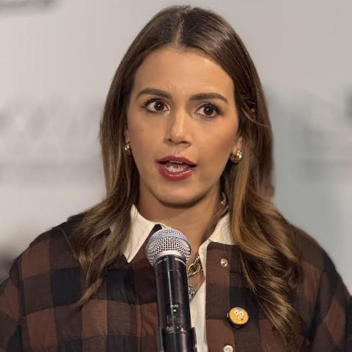 Lorena de la Garza impulsa medidas para reducir el tráfico en el área metropolitana de Monterrey