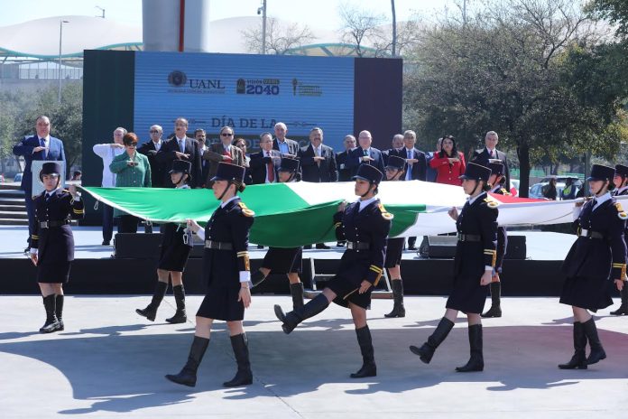 UANL conmemora el Día de la Bandera con ceremonia cívica en Ciudad Universitaria
