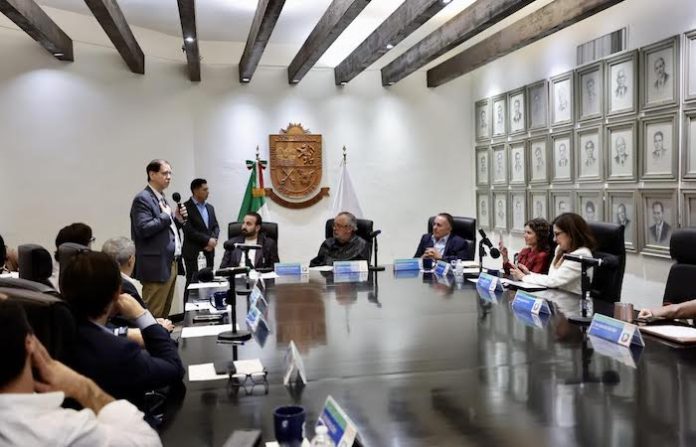 Túnel de la Loma Larga llevará el nombre de Agustín Basave Fernández del Valle