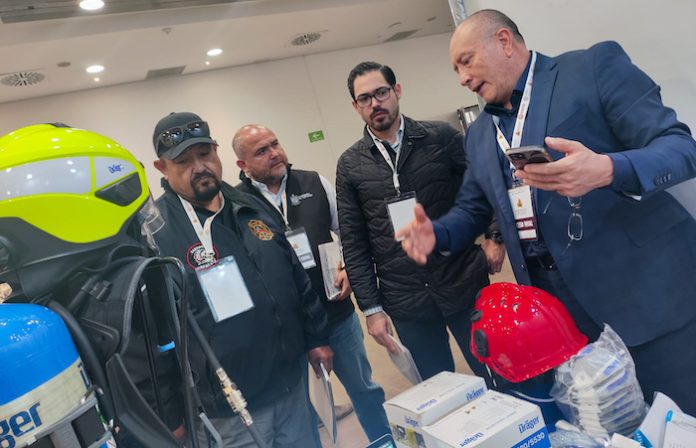 Santiago refuerza acciones contra incendios forestales en reunión nacional