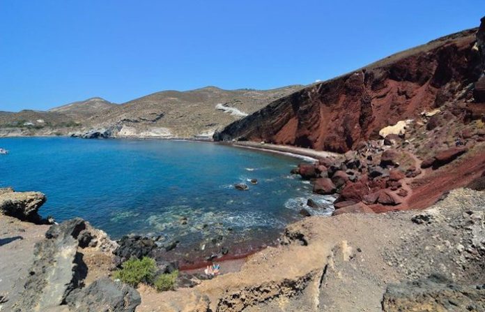 Las autoridades griegas declaran el estado de emergencia en Santorini por seísmos