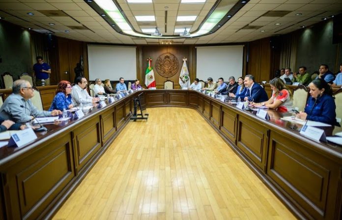 Alcalde Adrián de la Garza recibe a vecinos para analizar movilidad y seguridad