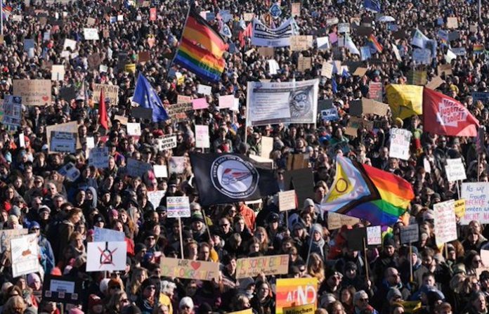 Más de 200.000 personas se manifiestan contra la ultraderecha en Alemania