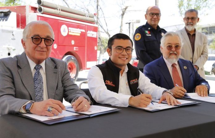Cuerpo de Bomberos de Juárez recibe donación de unidad para fortalecer su capacidad de respuesta