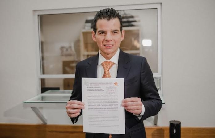 Miguel A. Flores impulsa iniciativa para erradicar la discriminación en bares y antros de NL